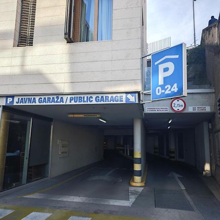 Apartment Central Old Town With Private Indoor Garage Parking Split Eksteriør bilde