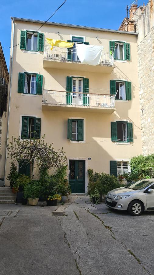 Apartment Central Old Town With Private Indoor Garage Parking Split Eksteriør bilde