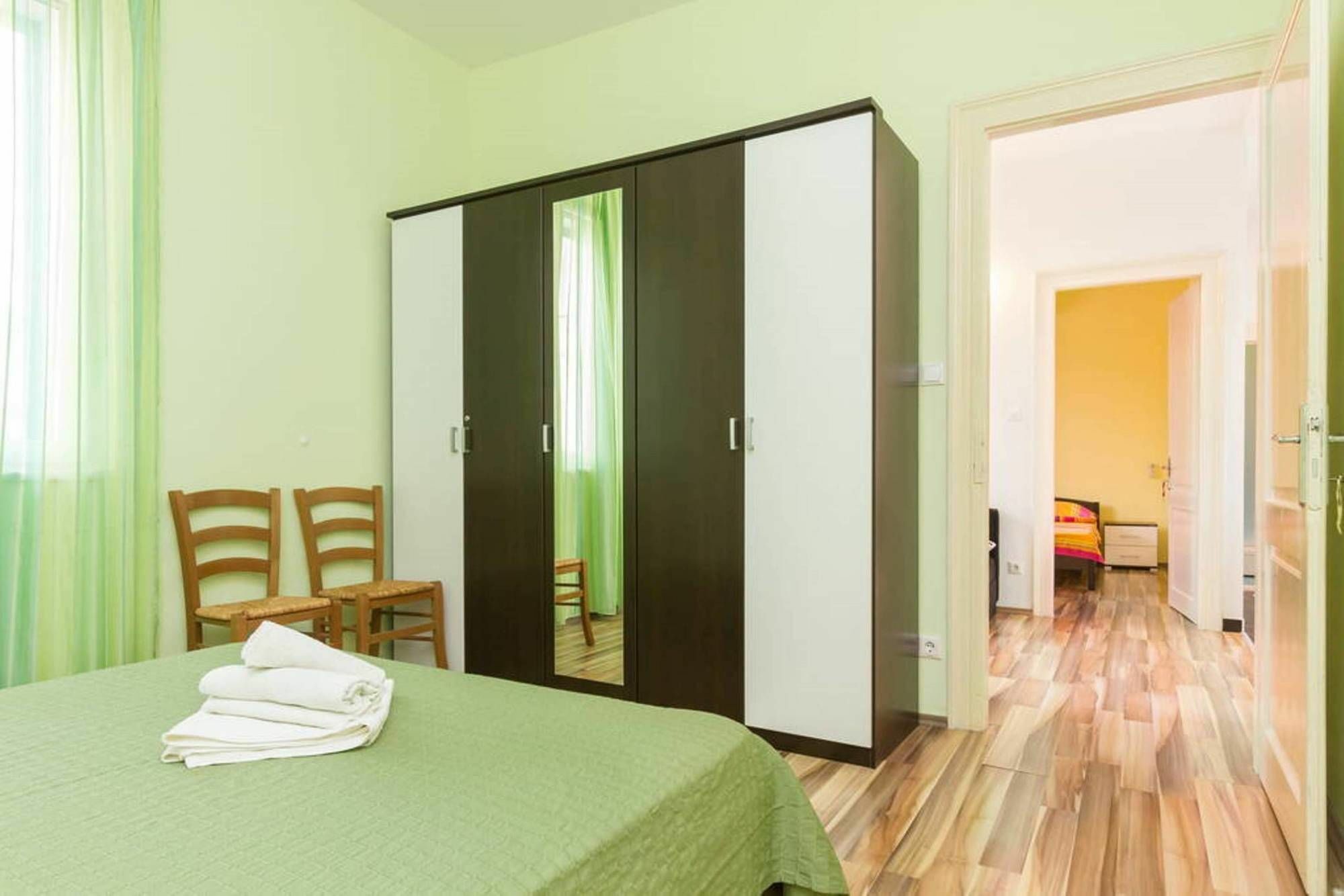 Apartment Central Old Town With Private Indoor Garage Parking Split Eksteriør bilde