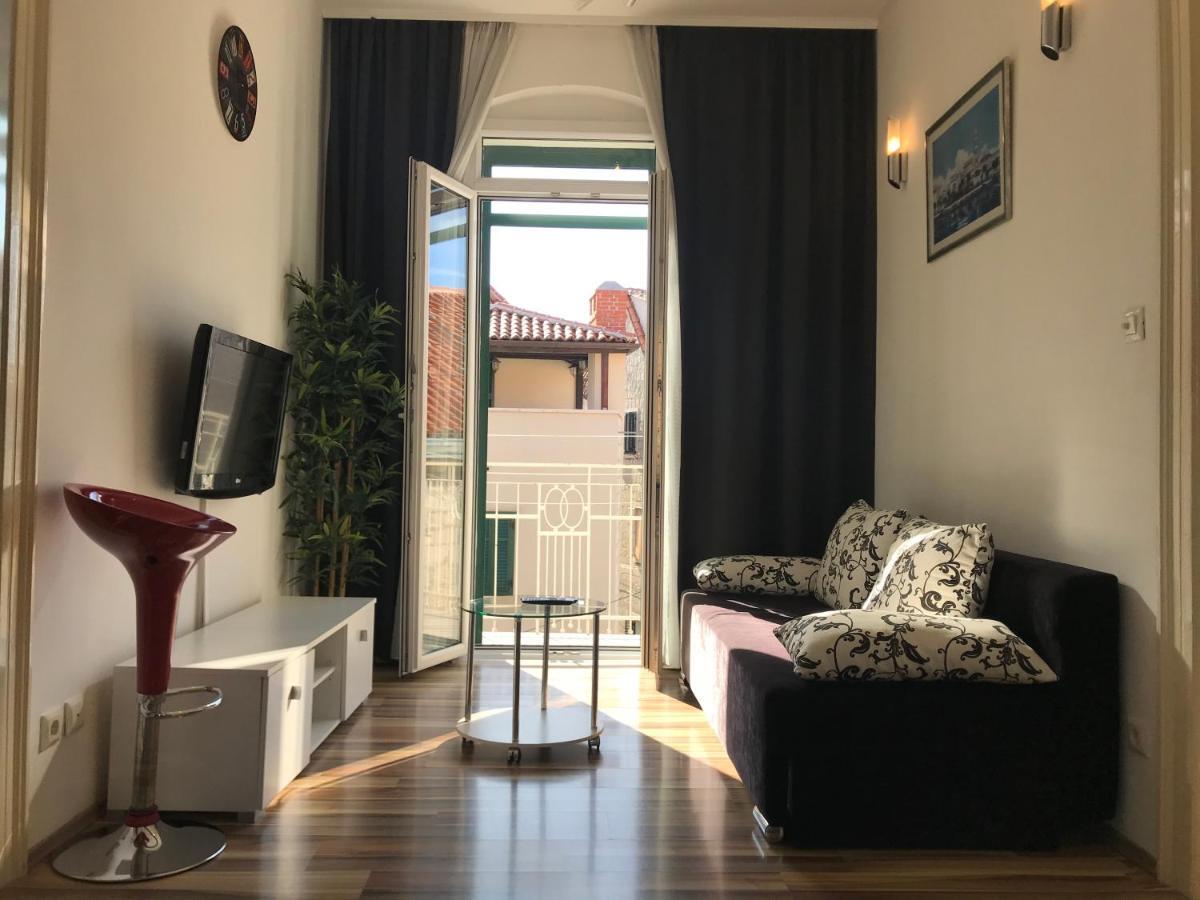 Apartment Central Old Town With Private Indoor Garage Parking Split Eksteriør bilde
